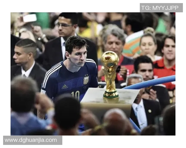 球星们畅谈世界杯荣耀与梦想 大力神杯背后的传奇与挑战 球星们畅谈世界杯荣耀与梦想 大力神杯背后的传奇与挑战